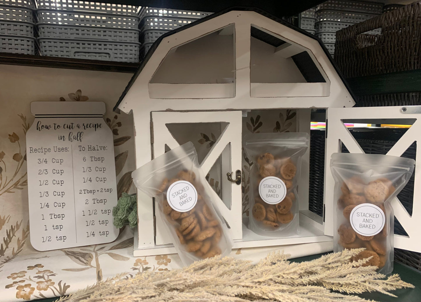 STACKED AND BAKED - NY STYLE COOKIES - STACKED COOKIE C - STACKED - MINI CHOCOLATE CRISPIES - CHOCOLATE CHIP